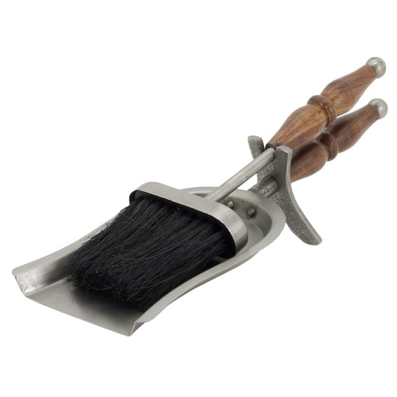 Pelle et brosse en étain