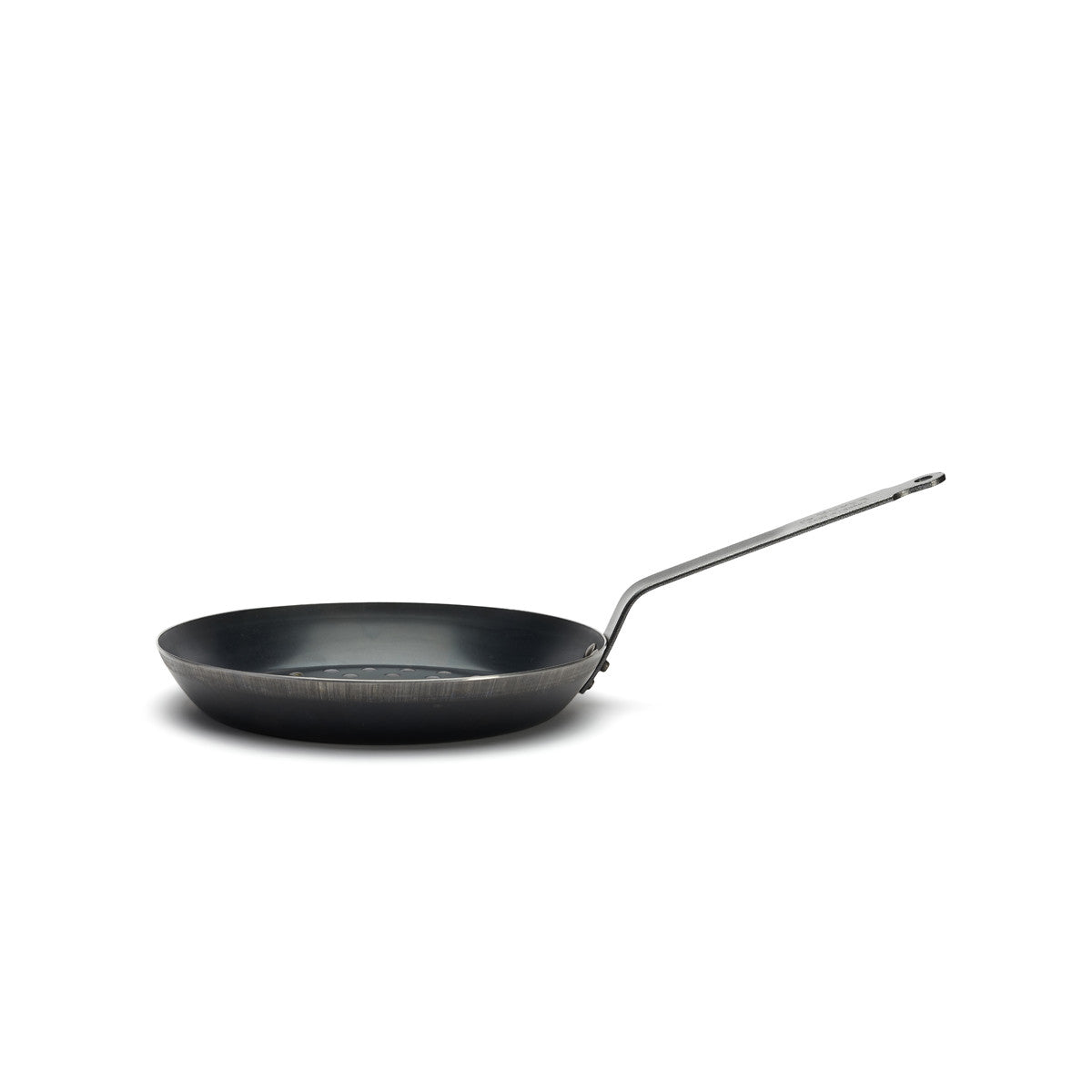 Poêle à marrons perforée en tôle d'acier bleuie